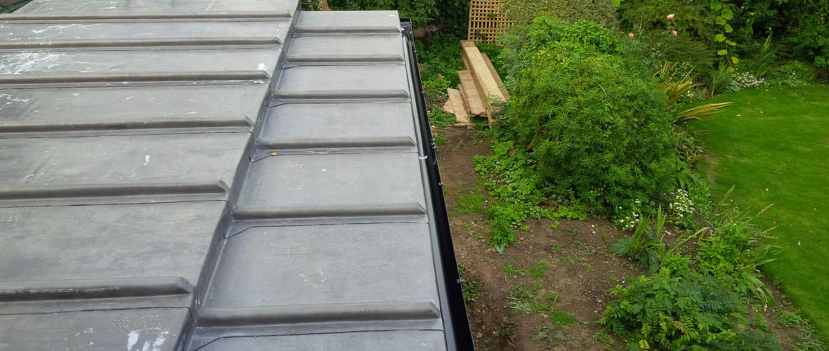 Two tiered flat roof